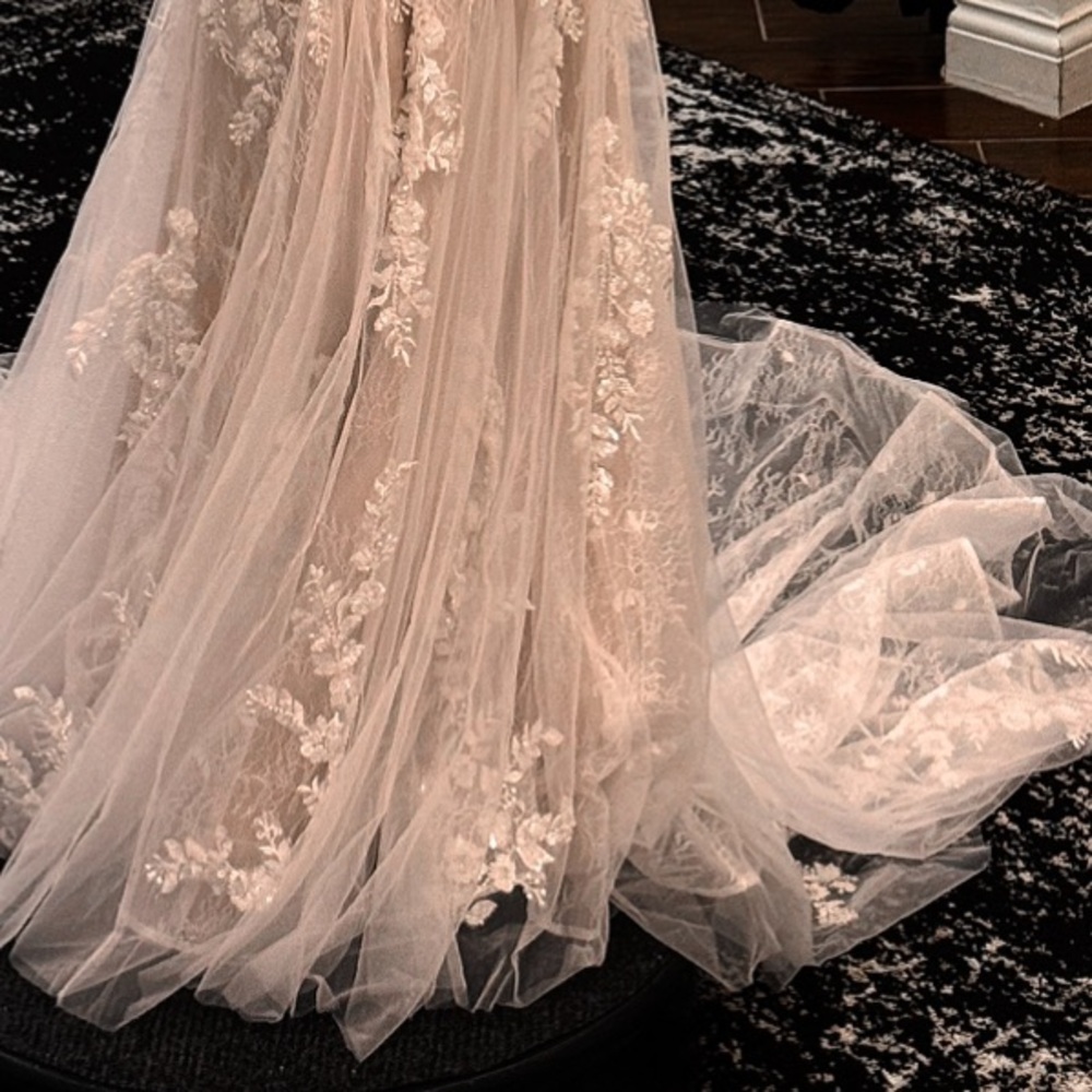 Maggie Sottero Ivory Lace Wedding Dress w/ Sequins (Sleeves Included) - Picture 3 of 5